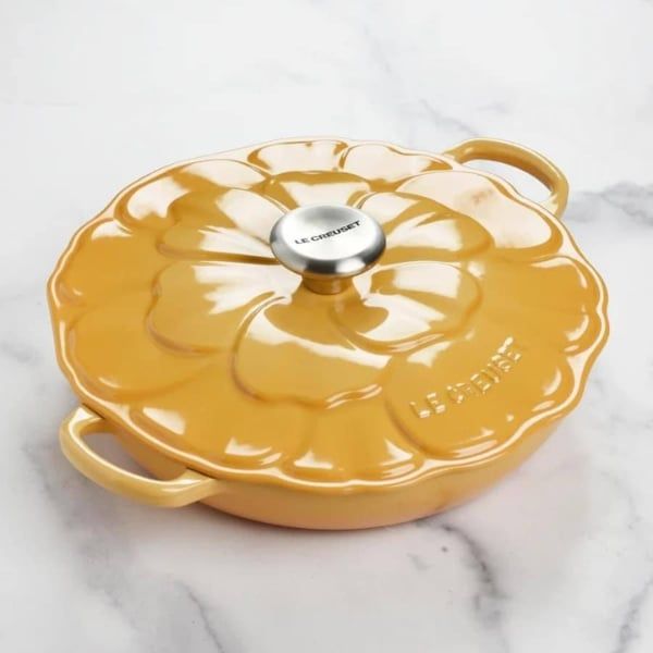 Chảo gang Le Creuset có nắp 26cm màu vàng 2.2L Lý tưởng cho các món chiên, hấp và hầm