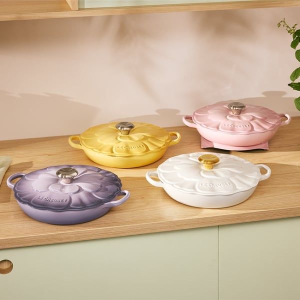 Chảo gang Le Creuset có nắp 26cm là món quà tuyệt vời cho căn bếp của bạn