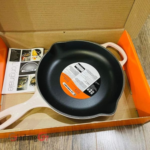 Chảo nướng gang Le Creuset 23cm với Tay cầm cán dài