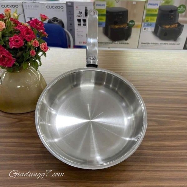 Chảo rán Fissler Pure Collection 24cm cán dài là lựa chọn thông minh cho những ai yêu thích nấu nướng nhưng không muốn cầu kỳ
