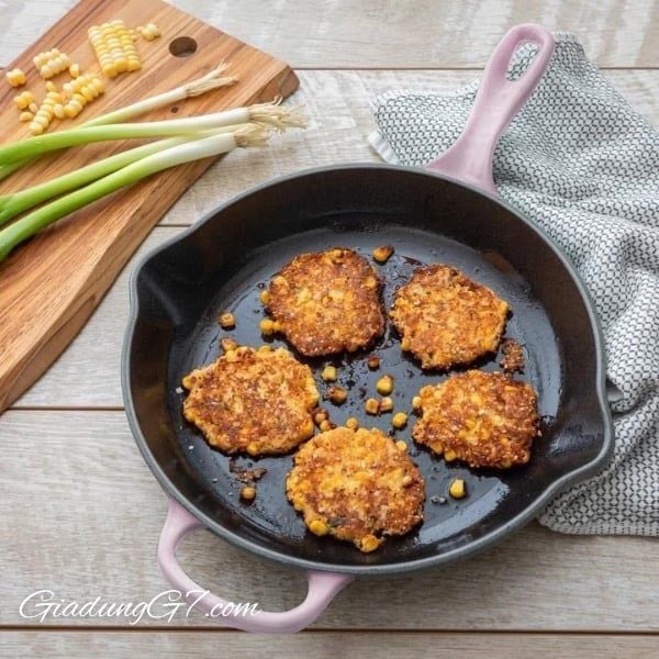 Chảo rán bằng gang tráng men Le Creuset Signature 16cm màu hồng