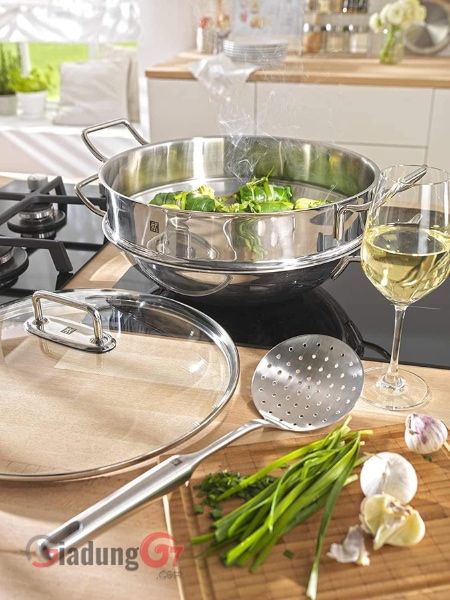 Chảo Zwilling Plus 32cm kèm xửng hấp là Chảo đa chức năng có nắp kính và xửng hấp