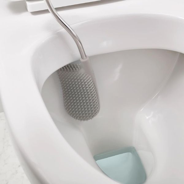 Cọ toilet Joseph Joseph Flex 70515 chống nhỏ giọt Cọ hình chữ D linh hoạt chạm tới mọi ngóc ngách