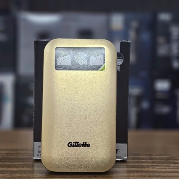 Dao cạo ướt Gillette Labs Champion Gold Edition Với bộ phận làm sạch tích hợp