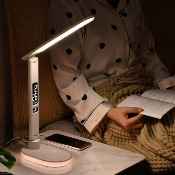 Đèn bàn Led Wilit UL U20 4in1 Thiết kế màu trắng sang trọng – Phù hợp mọi phong cách decor