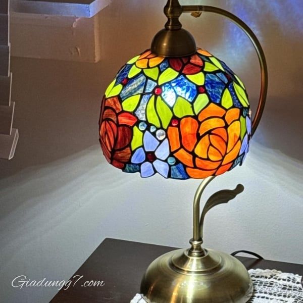 Đèn bàn Tiffany Phù hợp với nhiều phong cách trang trí nhà cửa