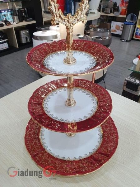 Đĩa bánh sứ xương 3 tầng Imperial hoàng gia viền đỏ được thiết kế, mài giũa cực kì bắt mắt