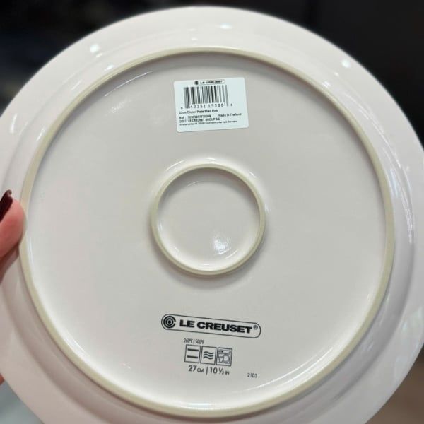 Đĩa Le Creuset 27cm màu hồng mang đến cho tất cả những người yêu thích nhà bếp một sản phẩm có chất lượng cao nhất và tuổi thọ lâu dài.