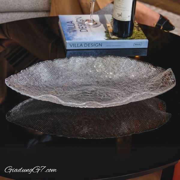 Đĩa pha lê IVV Folies Centrepiece 50x29cm mang trong mình tinh hoa của vùng đất Ý - nơi được coi là cái nôi của nghệ thuật