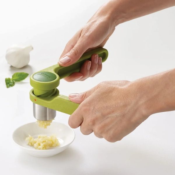Dụng cụ ép tỏi Joseph Joseph Helix 20102 dễ dàng nghiền nát, an toàn với máy rửa chén