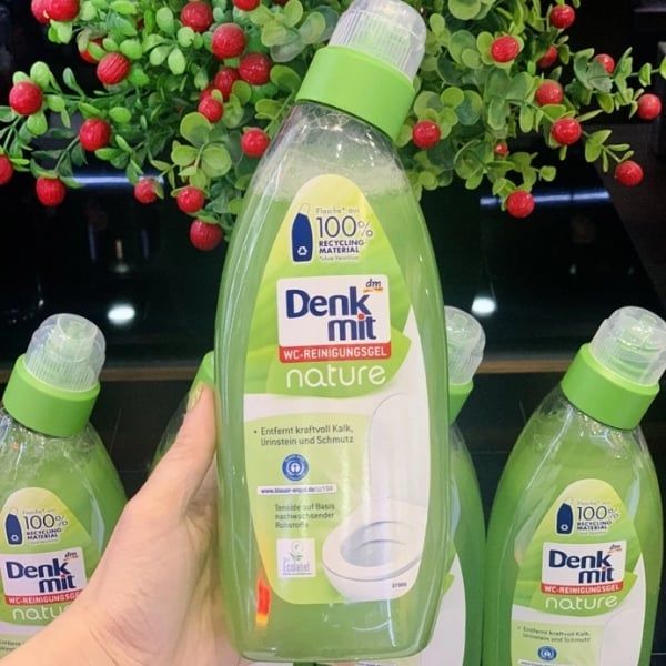 Dung dịch tẩy rửa bồn cầu Denkmit WC-Reinigungsgel Chai 750ml – Làm sạch các cặn vôi bám vào các bề mặt bồn cầu, lavabo.