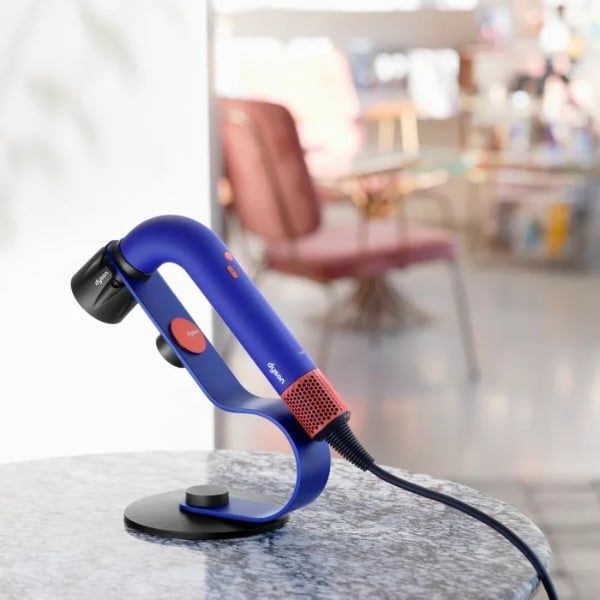 Máy sấy tóc Dyson Supersonic R HD18 mang lại hiệu ứng hoàn thiện như ở tiệm, kiểm soát tóc bay, giảm xơ rối và tăng cường độ xoăn.