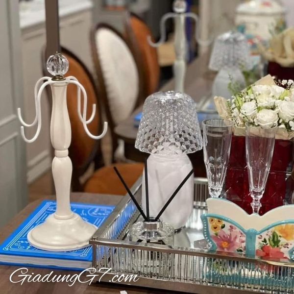 Giá treo cốc The Pioneer Woman Chandelier Mug Tree Kết Hợp Dễ Dàng Với Bộ Sưu Tập Pioneer Woman