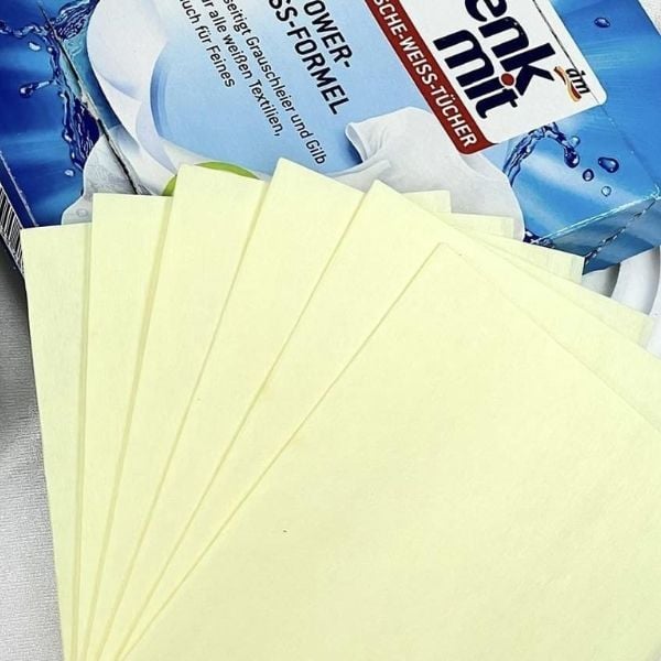 Giấy tẩy trắng quần áo Denkmit 20 tờ sử dụng một lần, lấy ra ngay sau khi giặt.