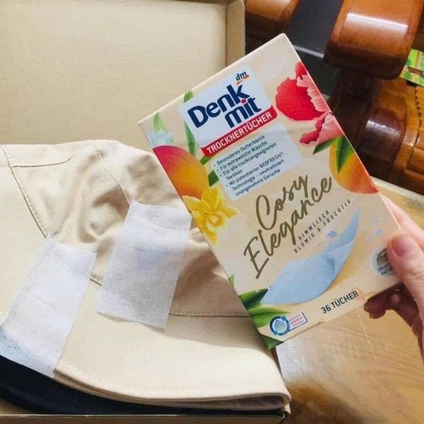 Giấy thơm quần áo Denkmit 36 tờ - Denkmit Trocknertücher Cosy Elegance  là một giải pháp hữu hiệu giúp cho quần áo giữ được hương thơm tươi mới và loại bỏ mùi ẩm mốc