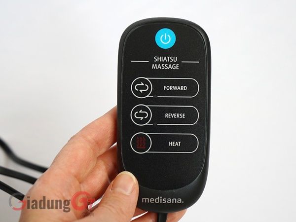Đệm massage Medisana MCG 800 Shiatsu rất dễ sử dụng và có kèm theo điều khiển từ xa để điều khiển