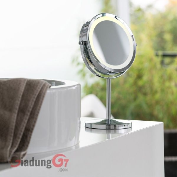 Gương trang điểm Medisana CM840 có đường kính 13 cm và cũng có thể xoay 360 ° C, do đó có thể điều chỉnh góc độ mong muốn