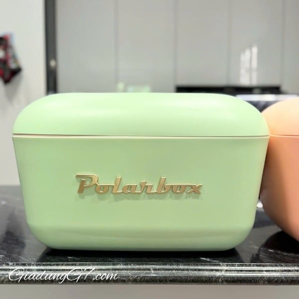 Hộp giữ nhiệt Polarbox Gold Edition 20 lít Thiết kế theo phong cách cổ điển pha chút hiện đại.