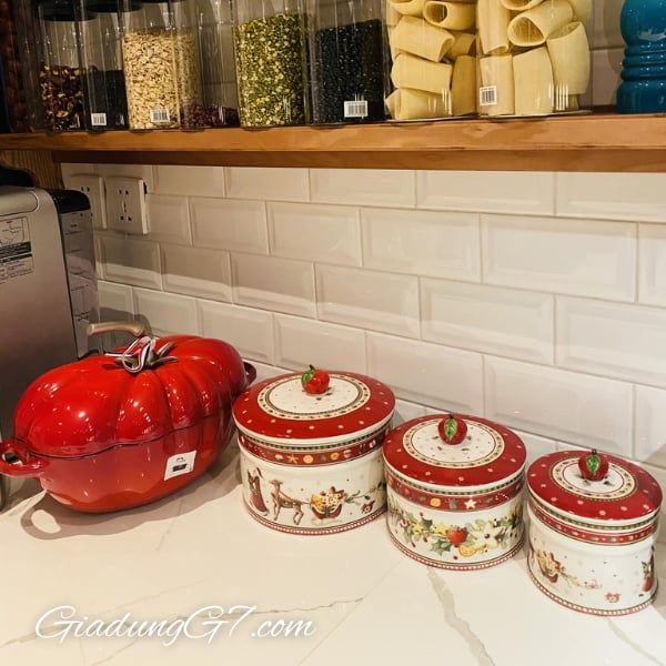 Hũ bánh quy Villeroy & Boch Winter Bakery Delight 17.3cm hoàn hảo để làm đẹp căn bếp của bạn