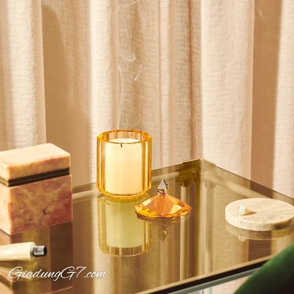 Hũ nến Laura Reflections Copenhagen 14cm Kết hợp thủy tinh hình học với các sắc thái đỏ, vàng, xám và đỏ
