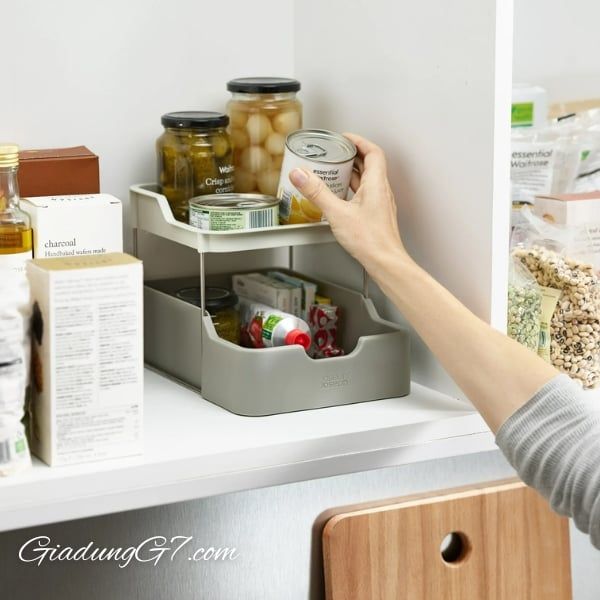 Kệ gia vị 2 tầng Joseph Joseph 851674 Duo (Grey)  Bộ sắp xếp tiện dụng, hai tầng này cải thiện khả năng hiển thị và khả năng tiếp cận trong tủ.