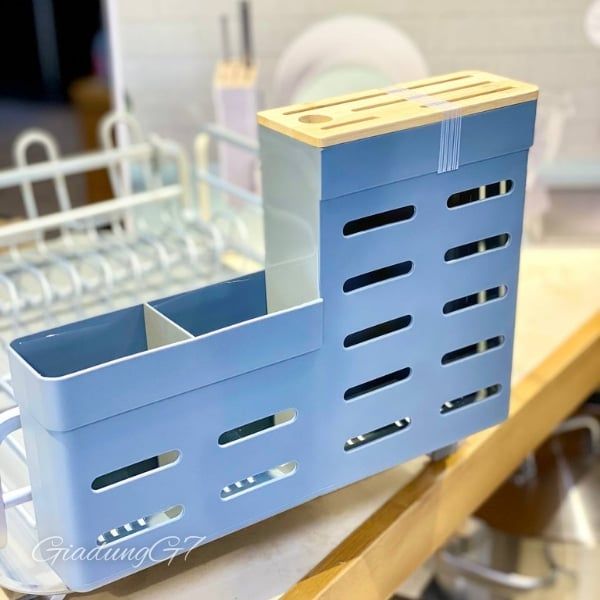 Kệ úp bát đĩa Member's Mark Aluminum Dish Rack có giá úp cốc & cắm dao - Màu Xám