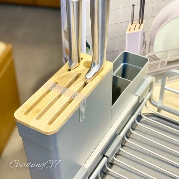 Kệ úp bát đĩa Member's Mark Aluminum Dish Rack có giá úp cốc & cắm dao - Màu Xám
