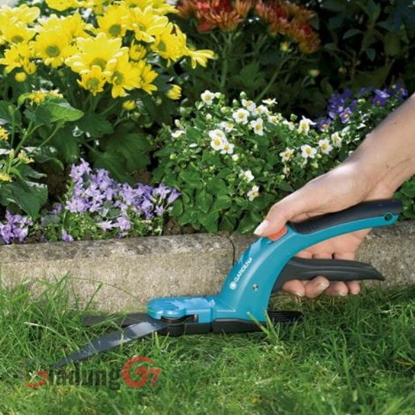 Kéo cắt cỏ Gardena 8733-20 Thiết kế tiện dụng và nhẹ cho các cạnh bãi cỏ hoàn hảo