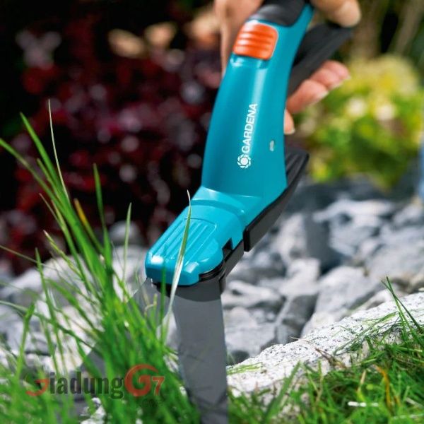 Kéo cắt cỏ cầm tay Gardena 8733-20 là công cụ cắt phù hợp để chăm sóc cỏ