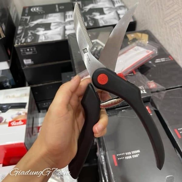 Kéo cắt gà Zwilling cán đen Được sản xuất bởi loại thép carbon không gỉ chất lượng cao