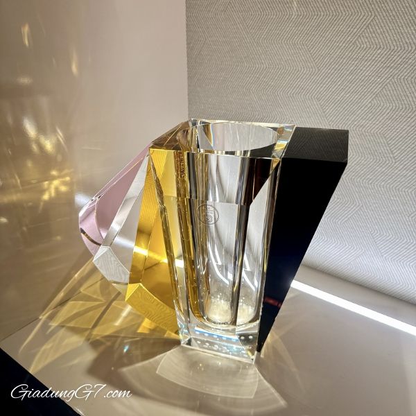 Lọ hoa pha lê Grand Manhattan Reflections Copenhagen 22cm – Hòa quyện giữa kiến trúc và thiên nhiên