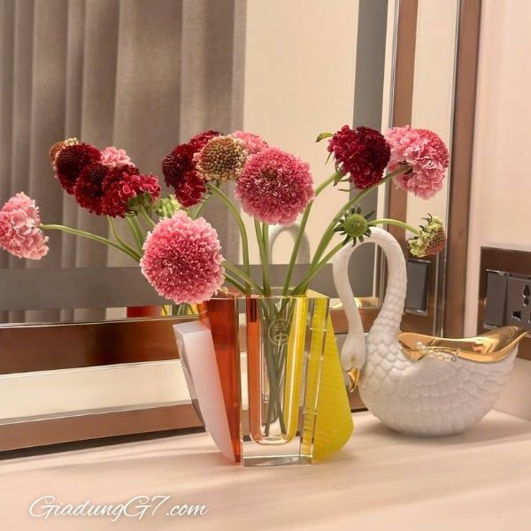 Lọ hoa pha lê Raleigh Reflections Copenhagen 12.5cm đại diện cho điều thiết yếu ​​mà tất cả chúng ta phải thực hiện để duy trì vẻ đẹp trong cuộc sống.