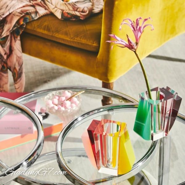 Lọ hoa pha lê Raleigh Reflections Copenhagen 12.5cm đại diện cho điều thiết yếu ​​mà tất cả chúng ta phải thực hiện để duy trì vẻ đẹp trong cuộc sống.