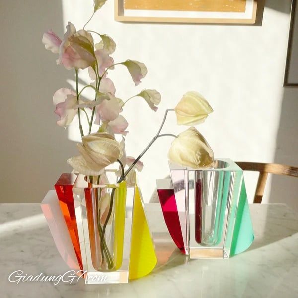 Lọ hoa pha lê Raleigh Reflections Copenhagen 12.5cm đại diện cho điều thiết yếu ​​mà tất cả chúng ta phải thực hiện để duy trì vẻ đẹp trong cuộc sống.