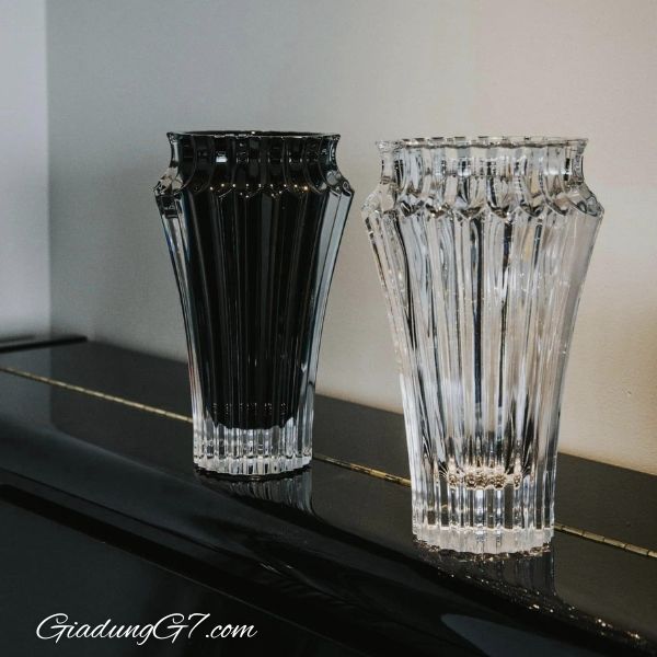 Lọ hoa pha lê Rogaska Crown Jewel 25cm Được làm thủ công với độ chính xác cao từ pha lê chất lượng cao.