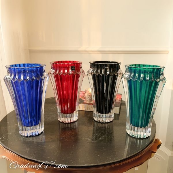 Lọ hoa Crown Jewel Rogaska 25cm có nhiều màu sắc cho bạn lựa chọn