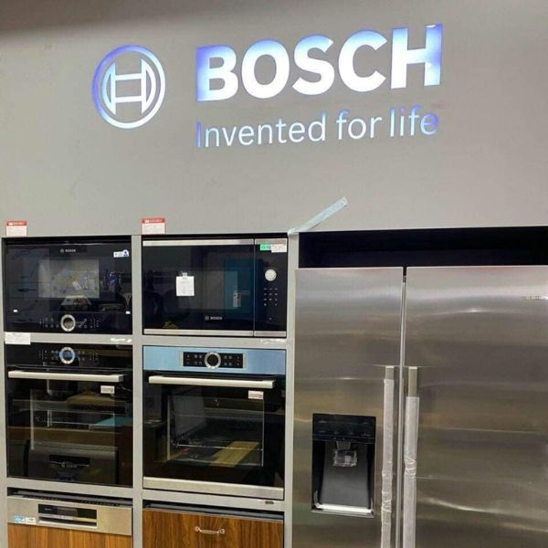 Lò nướng kiêm lò vi sóng Bosch CMG633BB1Thiết kế mặt kính đen