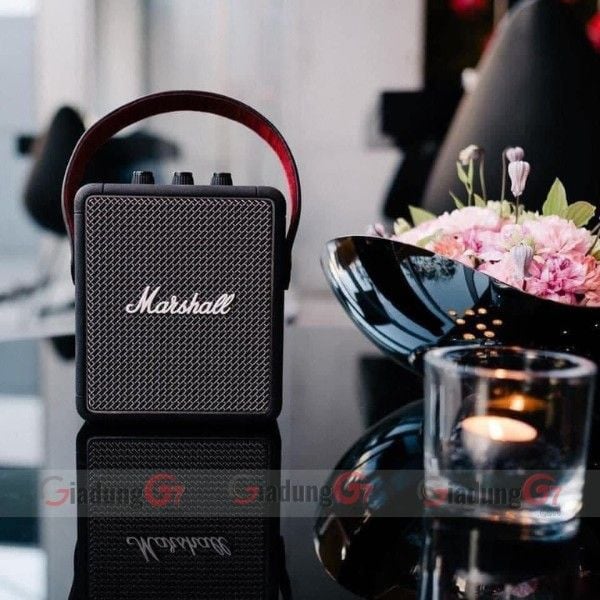 Marshall Stockwell II đã đóng gói đầy đủ các thành phần cần thiết để trở thành mẫu loa bluetooth di động có chất lượng âm thanh chuẩn mực.