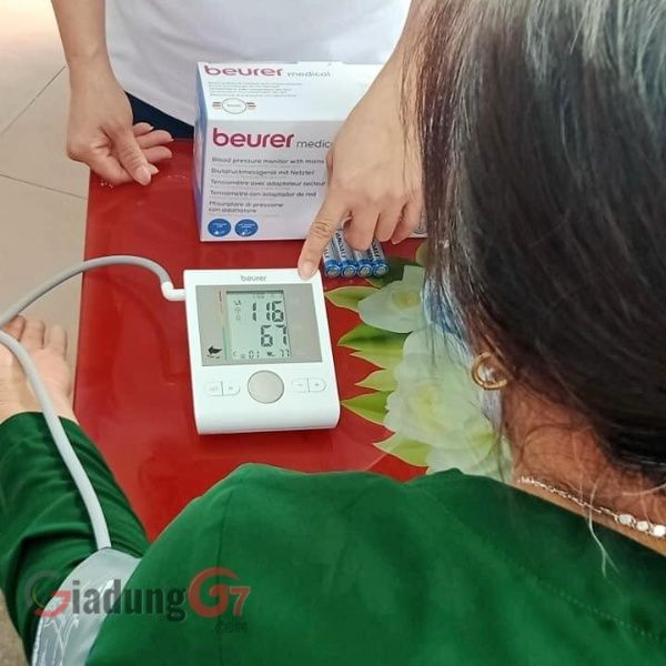 Máy đo huyết áp bắp tay Beurer BM28 được thiết kế cho bốn người dùng