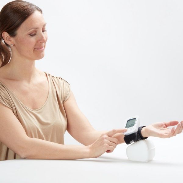 Máy đo huyết áp cổ tay Lanaform WBPM-100 Tự động tắt máy khi không sử dụng