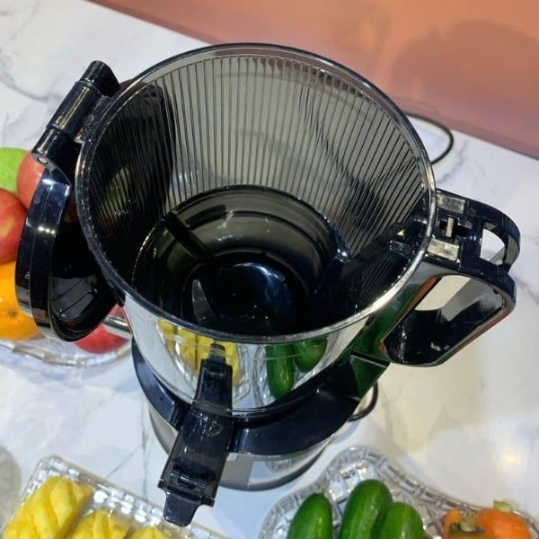 Máy ép chậm CASO Design SJW 600 XL hoàn hảo cho ly nước của bạn