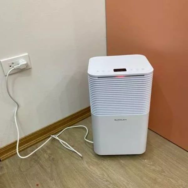 Máy hút ẩm Glucklich 14 lít /ngày hoạt động mạnh mẽ, ít tiếng ồn