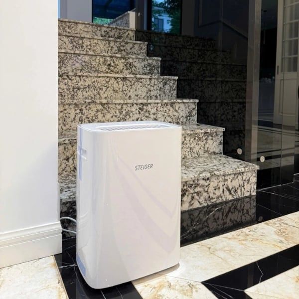 Máy hút ẩm Steiger STG 820DW 20L/ngày Thiết Kế Tinh Tế, Hiện Đại Và Dễ Di Chuyển
