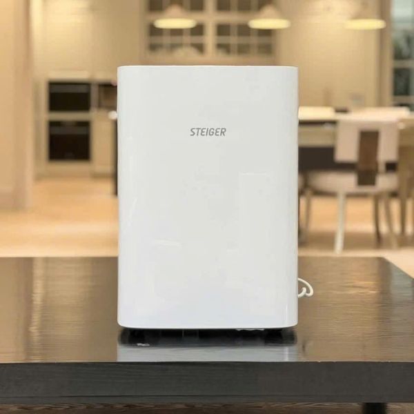 Máy hút ẩm Steiger STG 820DW 20L/ngày là một sản phẩm cao cấp, sở hữu thiết kế tinh tế, nhỏ gọn, và hiệu suất mạnh mẽ.