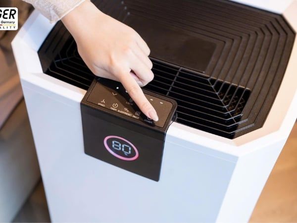 Máy hút ẩm Steiger STG 855BW 55L Làm Việc Êm Ái, Độ Ồn Thấp (<50dB)