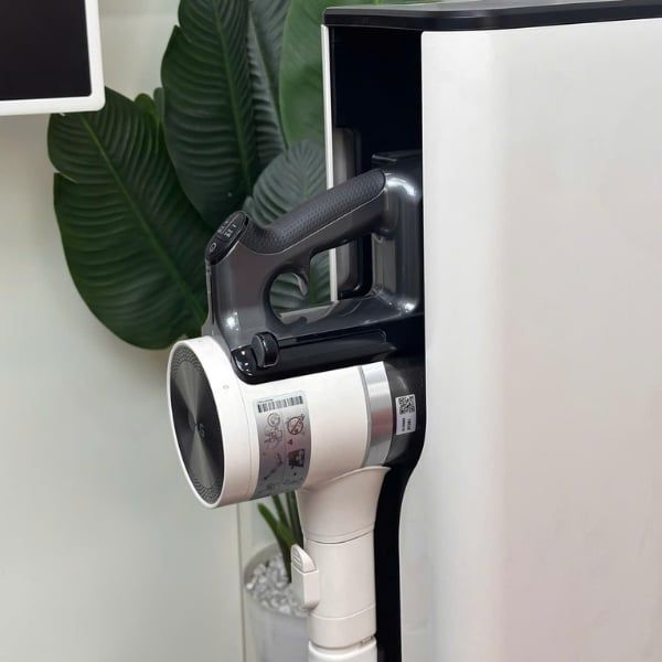 Máy hút bụi cầm tay LG CordZero A9T ULTRA Động cơ không chổi Smart Inverter Motor cho lực hút mạnh mẽ, làm sạch tối đa