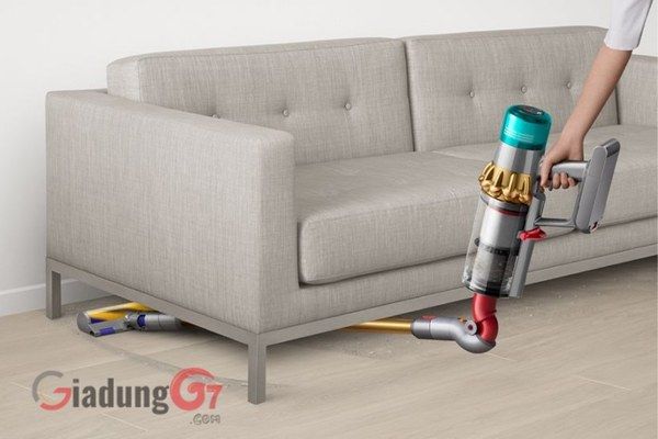 Máy hút bụi không dây Dyson V15 Detect Absolute - Làm sạch bộ điều hợp phạm vi tiếp cận thấp của Dyson dưới một chiếc ghế dài