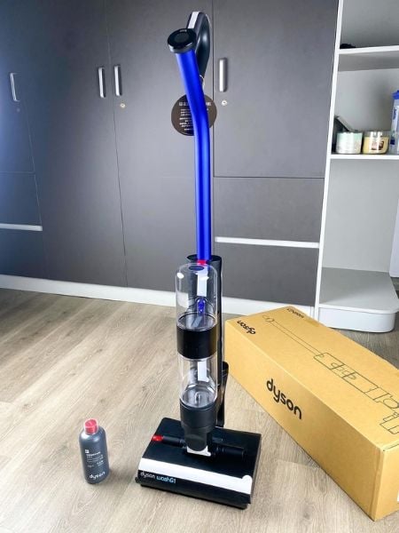 Máy lau sàn Dyson Wash G1 với 140 giây tự làm sạch hiệu quả, chổi lăn và đường ống làm sạch và sấy khô