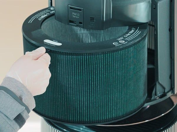 Máy lọc không khí LG PuriCare AS305DWWA 2 tầng Nhận dạng bộ lọc chính hãng • Xác nhận tuổi thọ