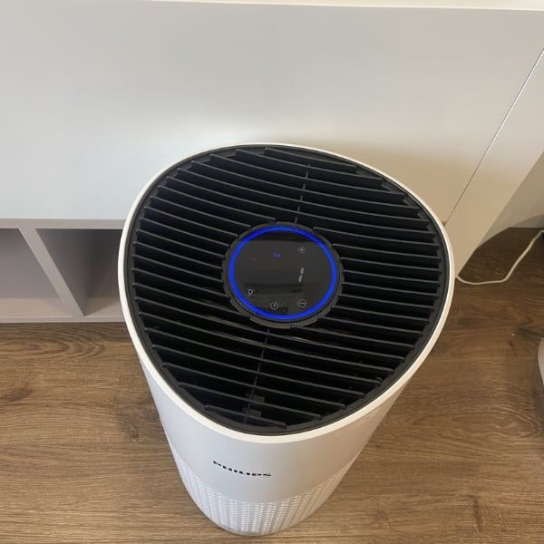 Máy lọc không khí Philips AC0650/10 với 3 tốc độ thủ công: trung bình, turbo, chế độ ngủ